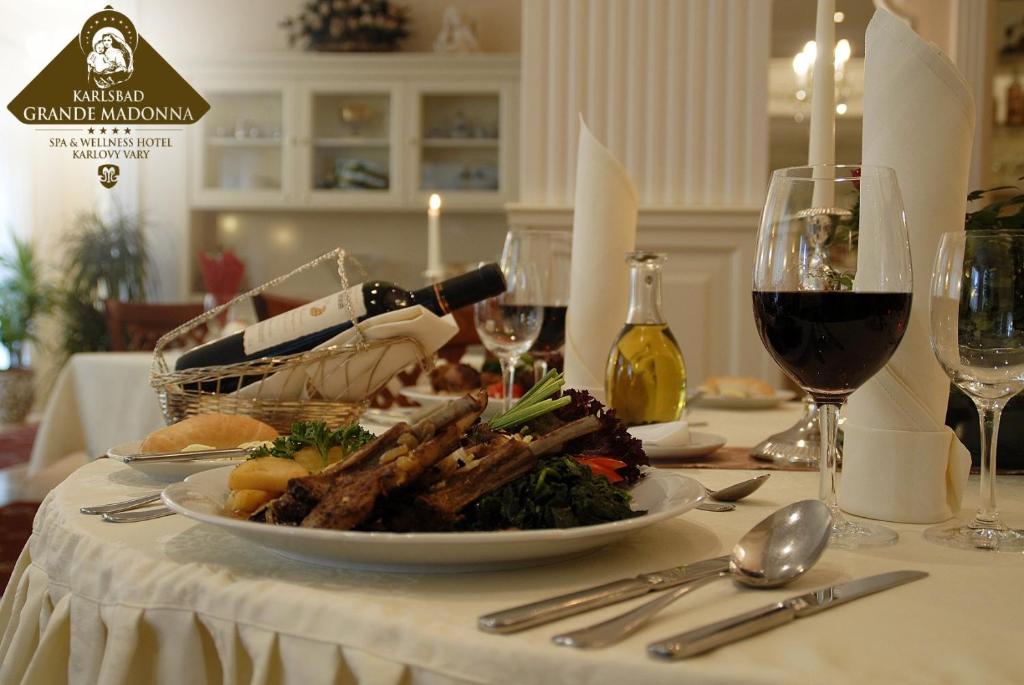 Karlsbad Grande Madonna - Resim 20