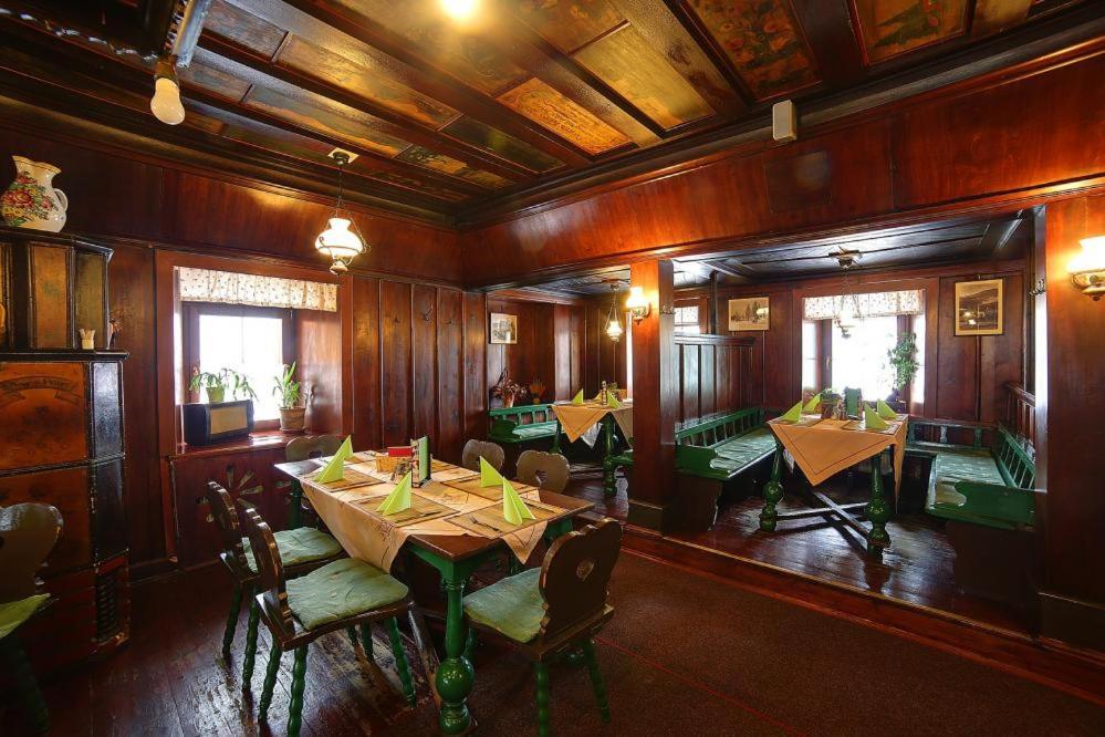 Restaurace v ubytování Hotel Zelený Dům