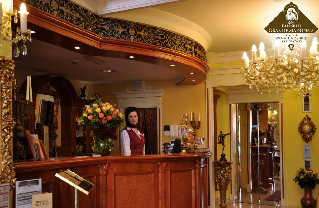 Karlsbad Grande Madonna - Resim 5