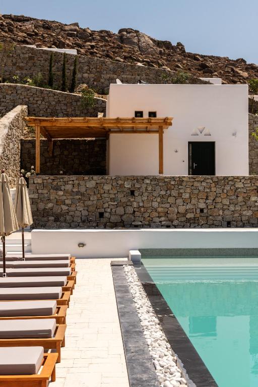 Bazén v ubytování Mykonos Drops nebo v jeho okolí