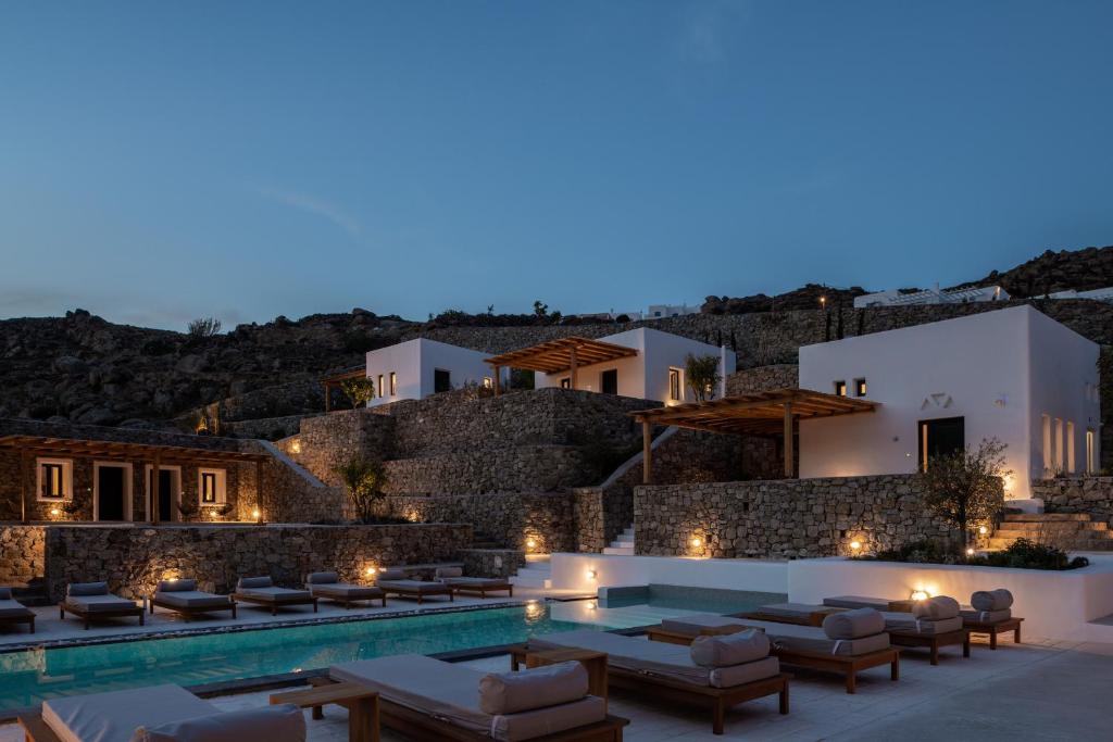Bazén v ubytování Mykonos Drops nebo v jeho okolí
