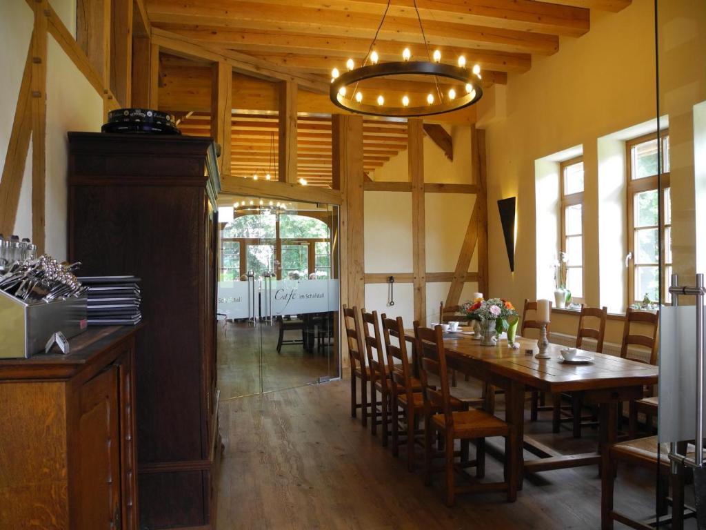 Restaurace v ubytování Gästehof Cafe im Schafstall