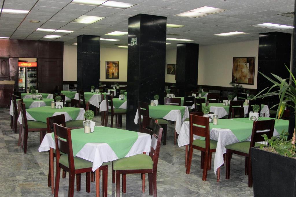 Restaurace v ubytování Hotel Posada Arcos