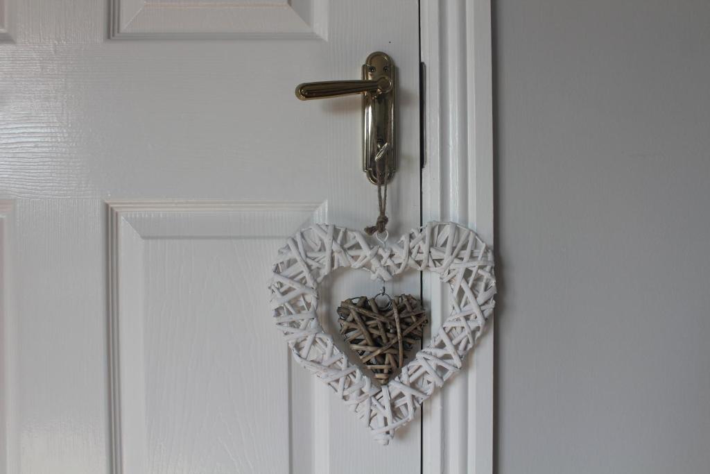 Fotografie z fotogalerie ubytování 5 mins walk to Carrick - Sleeps 12 - Off road parking - Modern house v destinaci Carrick-on-Shannon