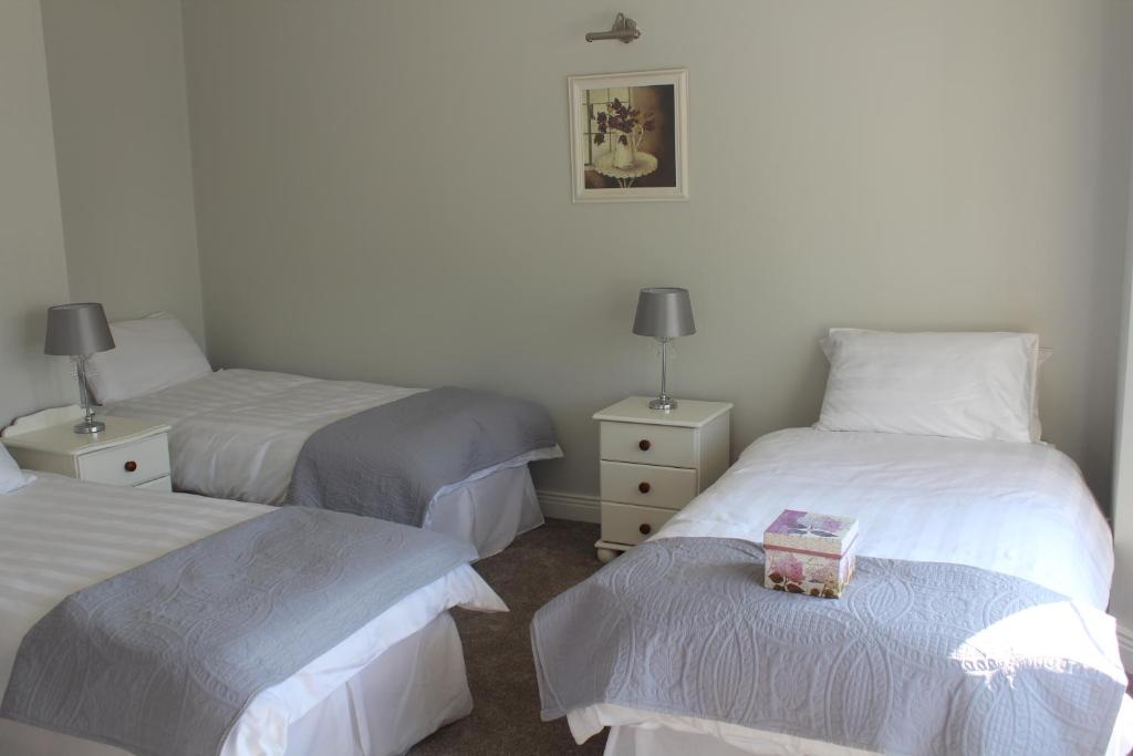 Postel nebo postele na pokoji v ubytování 5 mins walk to Carrick - Sleeps 12 - Off road parking - Modern house