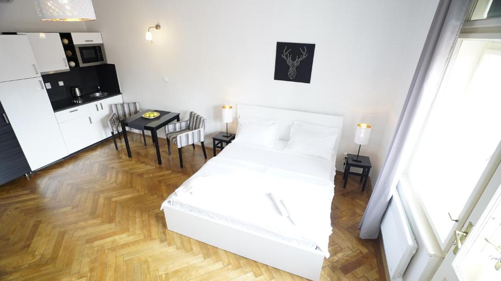 Royal Road Residence - 4