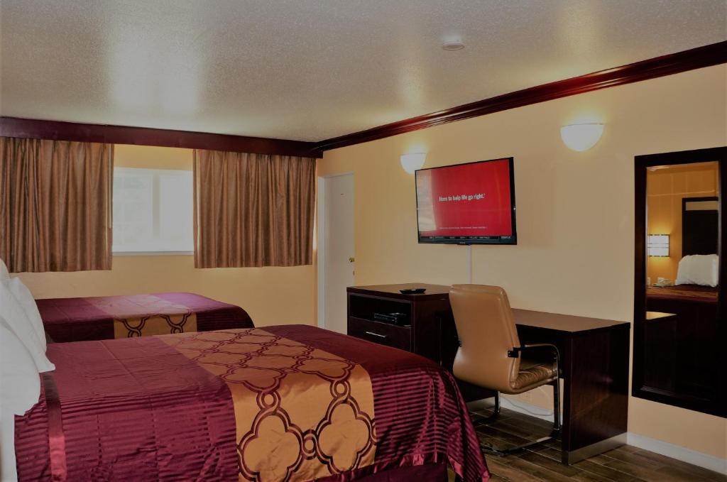 Americas Deluxe Inn- Marysville photo