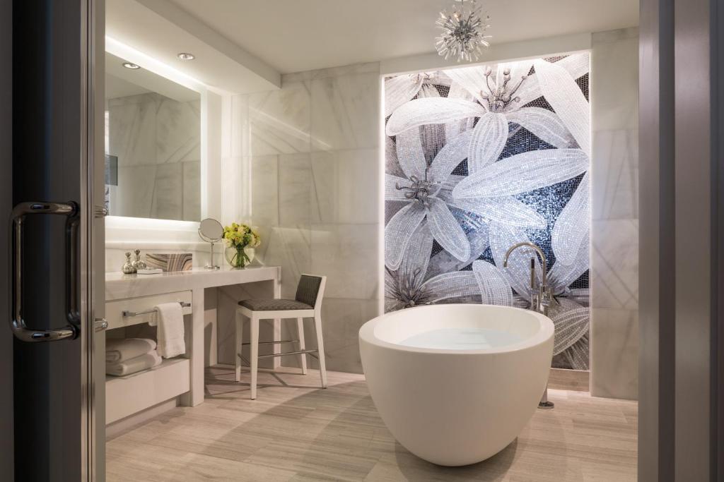 Ein Badezimmer in der Unterkunft Four Seasons Resort Orlando at Walt Disney World Resort