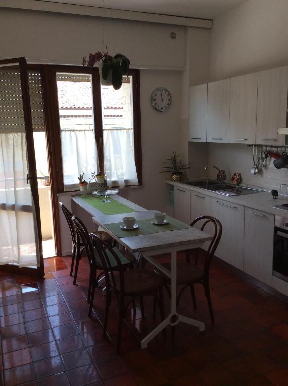 Kuchyňa alebo kuchynka v ubytovaní Manu Vintage B&B