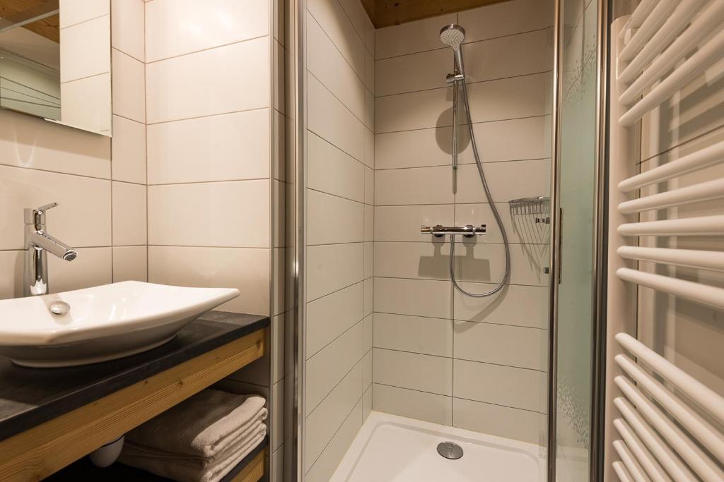 Koupelna v ubytování Hôtel Flor'Alpes