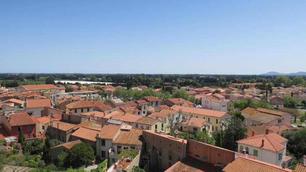 Nespecifikovaný výhled na destinaci Elne nebo výhled na město při pohledu z aparthotelu