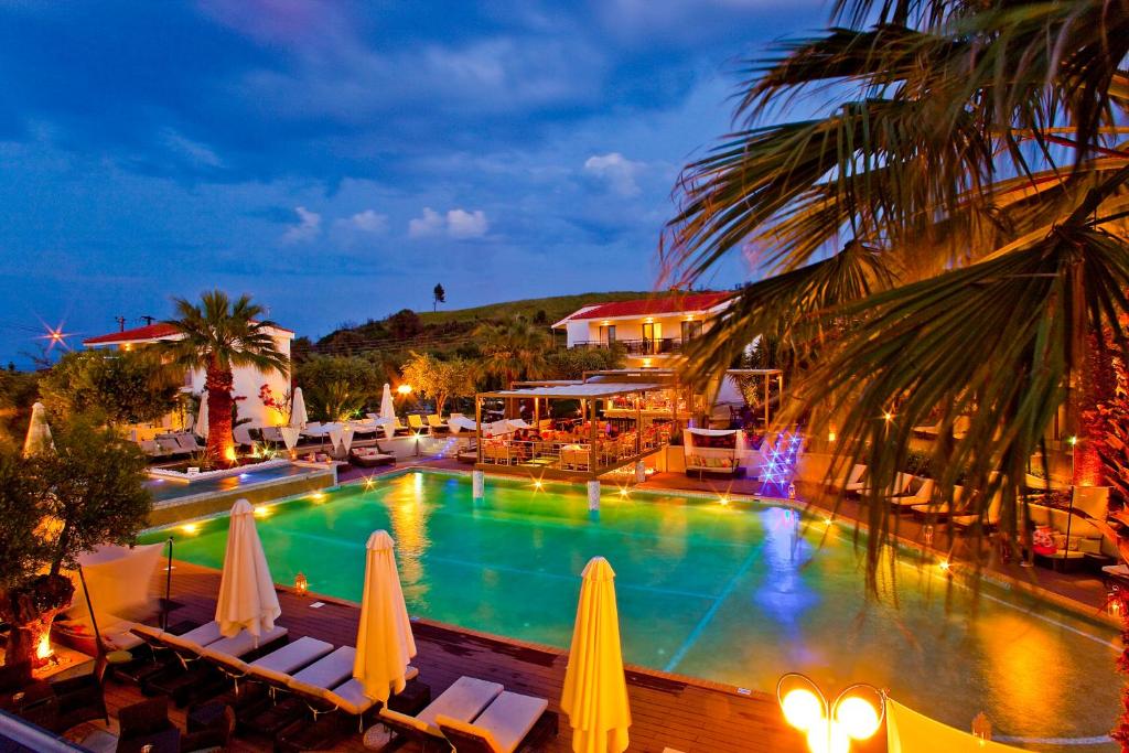 The swimming pool at or close to Flegra Palace
