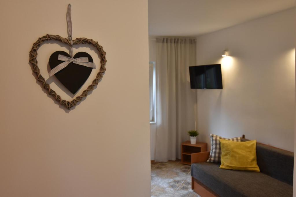 TV a/nebo společenská místnost v ubytování Malinowka