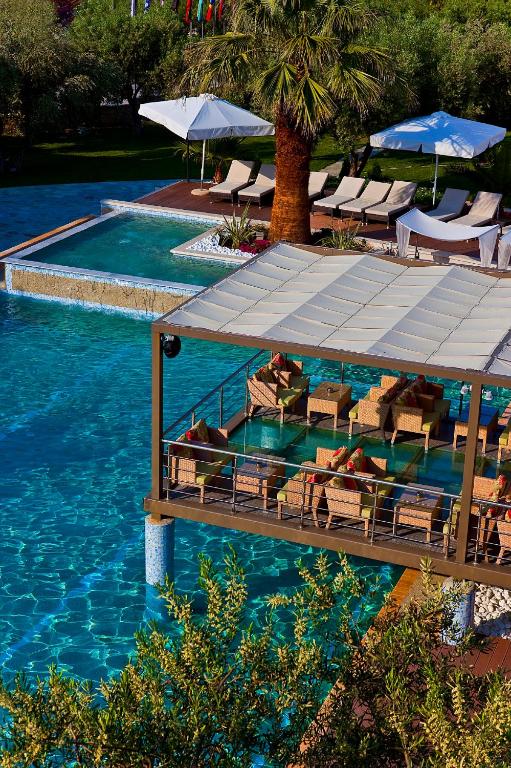 The swimming pool at or close to Flegra Palace