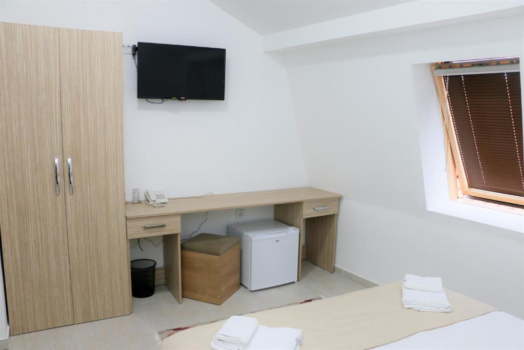 TV a/nebo společenská místnost v ubytování Hotel Old Konak