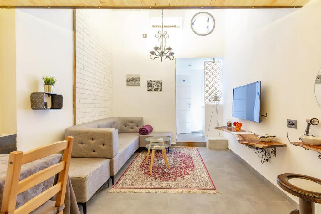 Retro Loft By The Beach★ - Housity