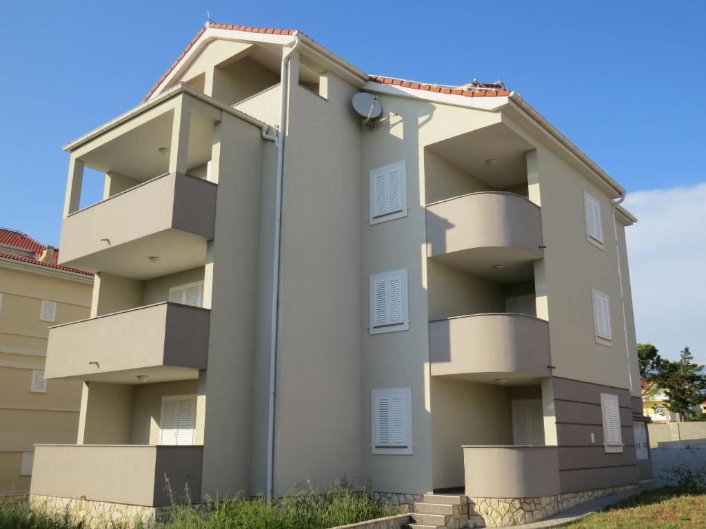 Το κτήριο όπου στεγάζεται  το διαμέρισμα