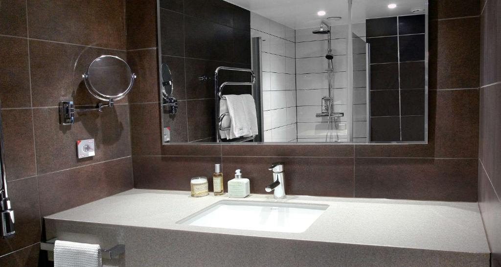 Koupelna v ubytování Quality Hotel Waterfront