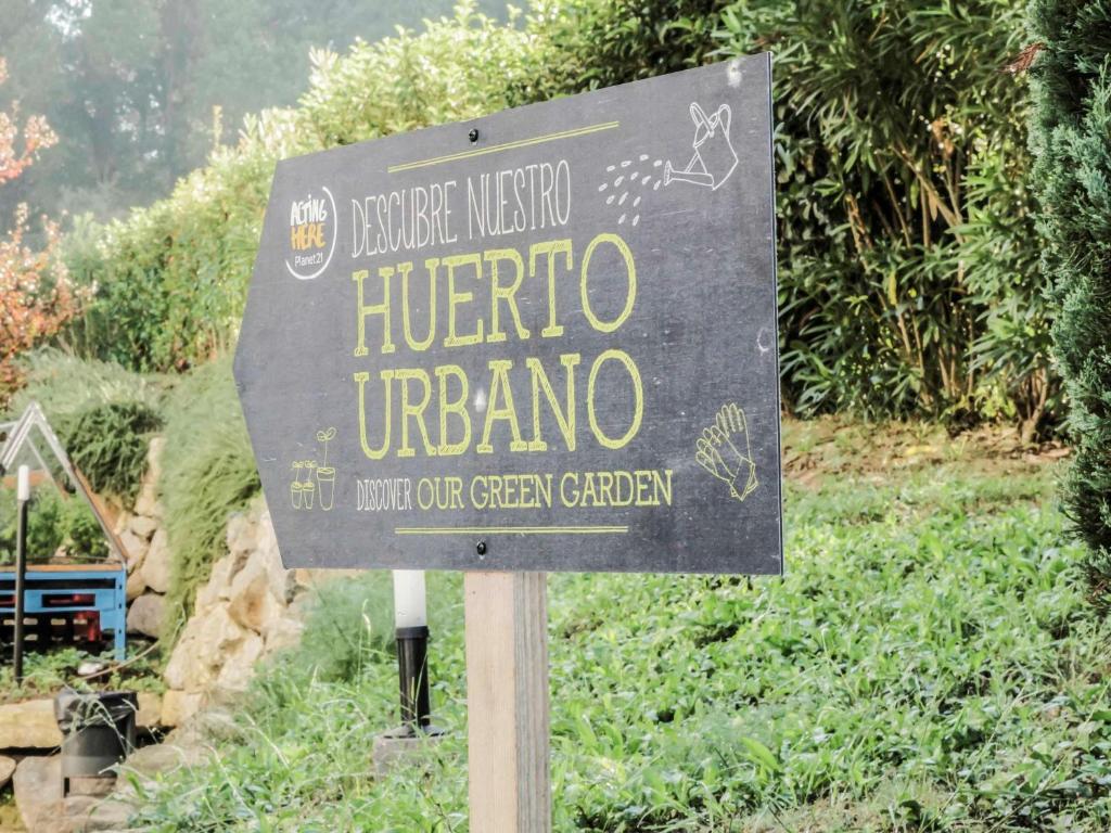 Certifikát, hodnocení, plakát nebo jiný dokument vystavený v ubytování Ibis Girona
