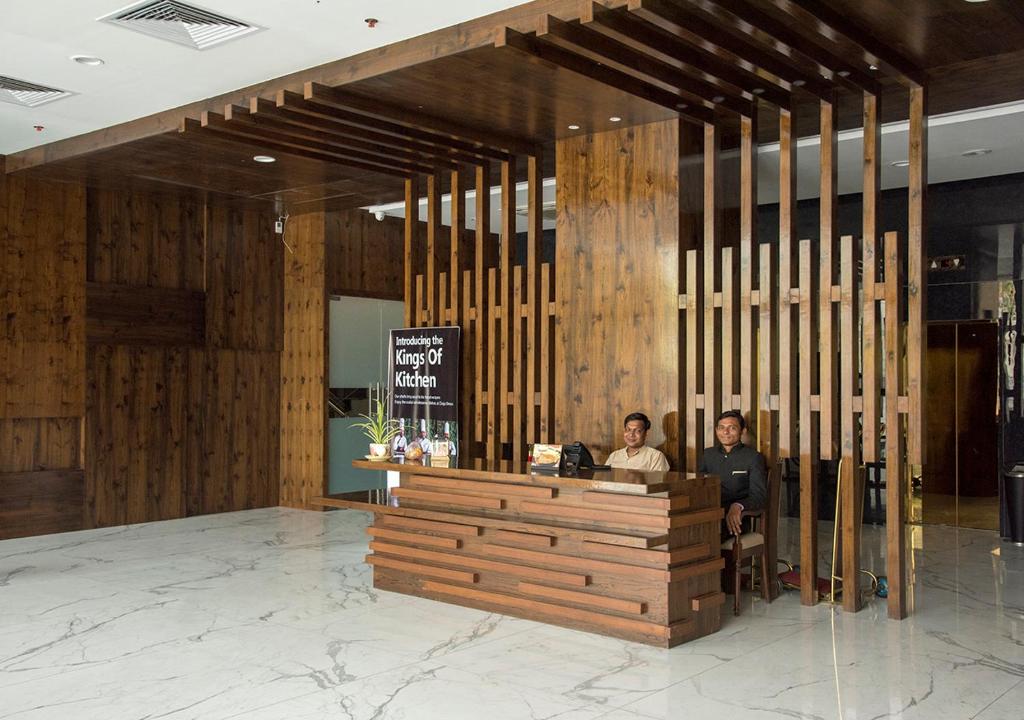Vstupní hala nebo recepce v ubytování Regenta Central Hotel & Convention Centre Nagpur