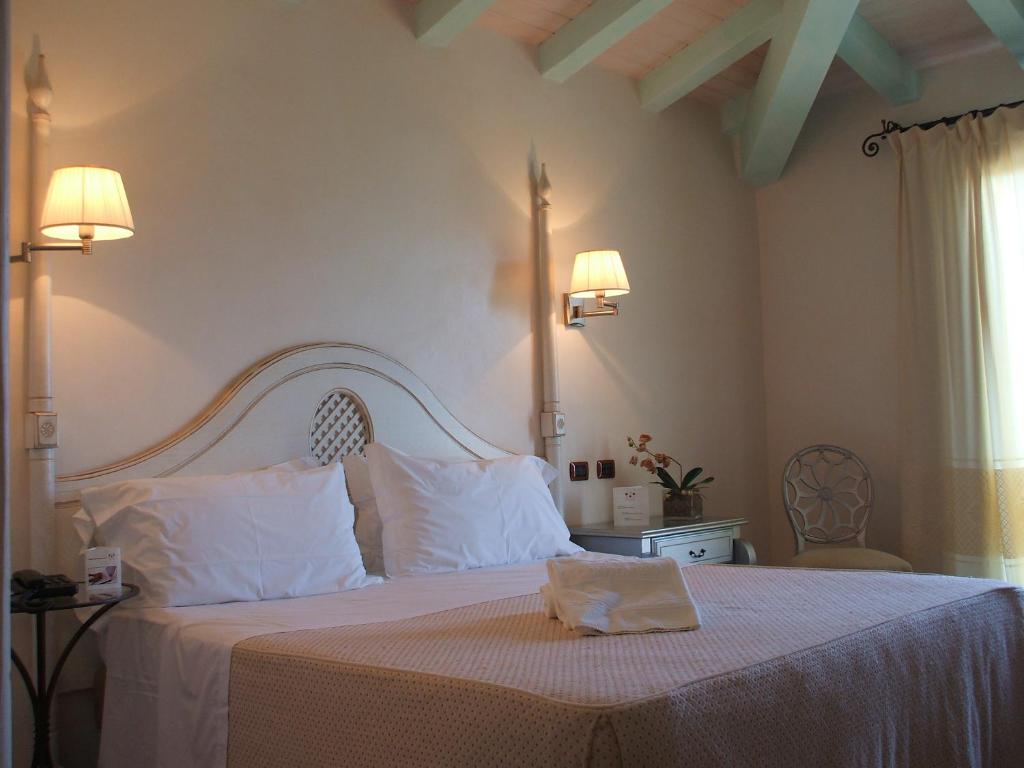 Letto o letti in una camera di Hotel Sa Contonera