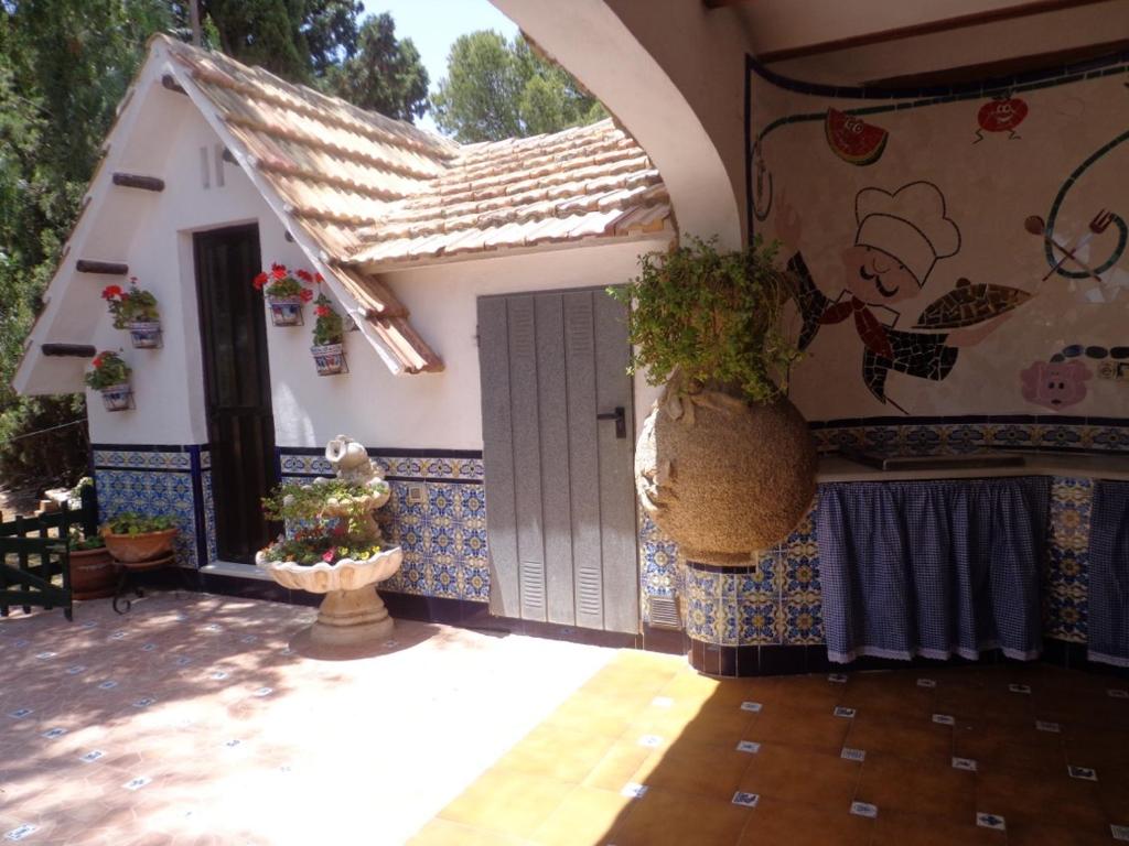 A garden outside "La Chacra" Casa Típica Valenciana