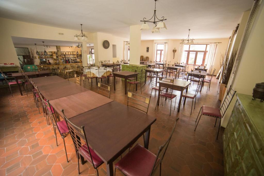 Reštaurácia alebo iné gastronomické zariadenie v ubytovaní Kampaoh Paloma