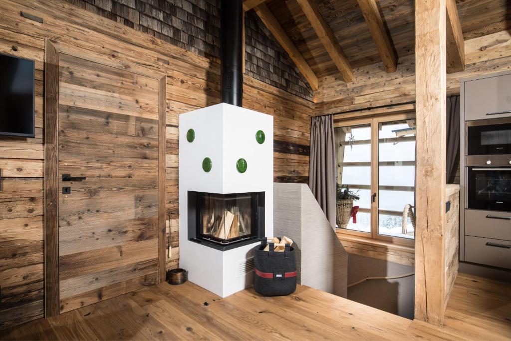 Kuchnia lub aneks kuchenny w obiekcie Stadl Lofts Plattenalm - Premiumchalets - Zillertal - Tirol - Salzburg