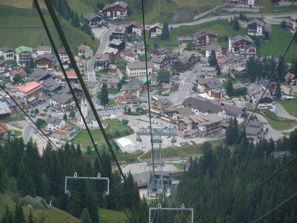 Widok z lotu ptaka na obiekt Hotel Garni Royal