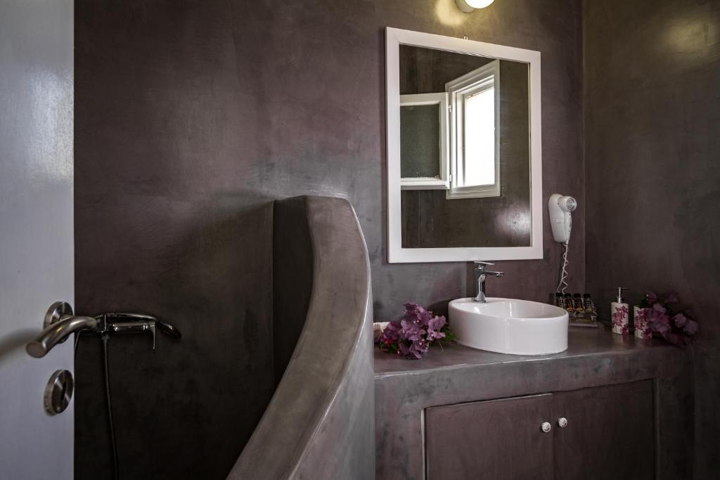 Sea Sound White Katikies - 4