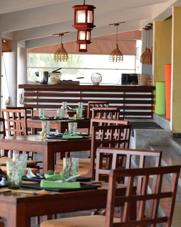 Restaurace v ubytování Jetwing Sea