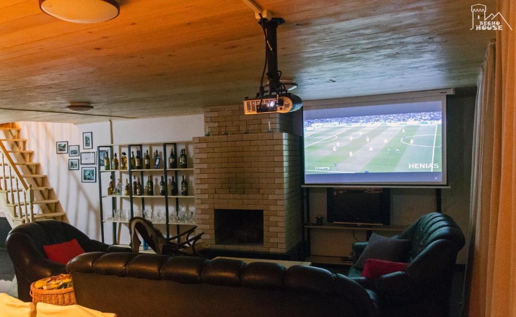 TV a/nebo společenská místnost v ubytování Becho House