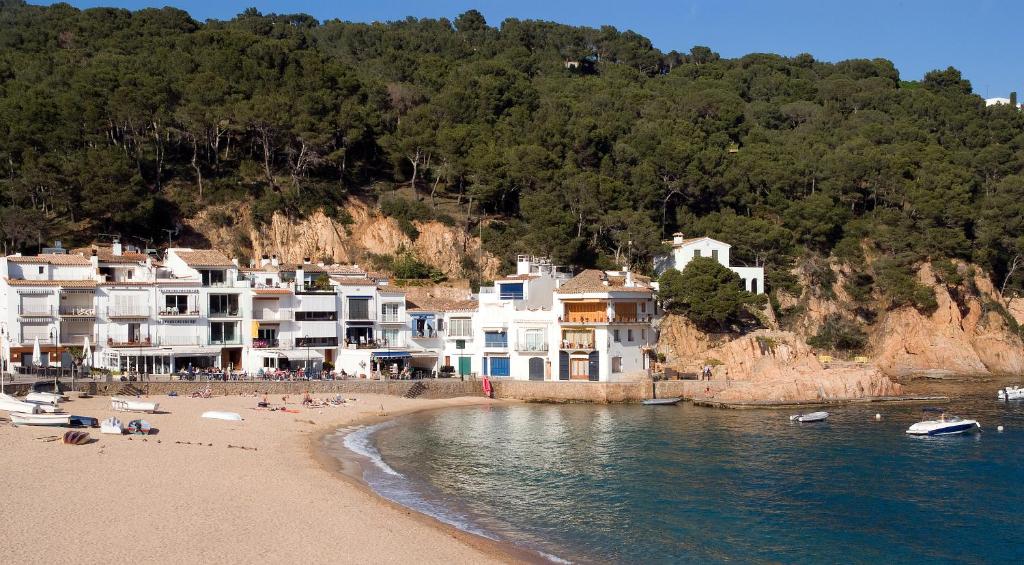 Gallery image of Hotel Es Furió in Tamariu