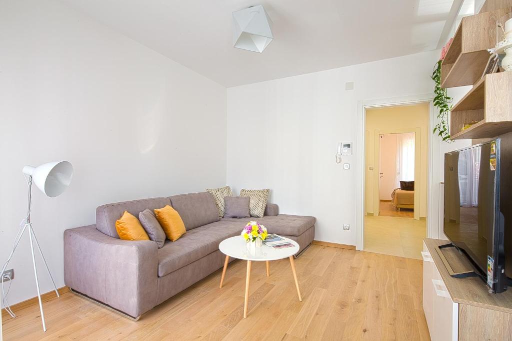 Chiron Apartments - 15