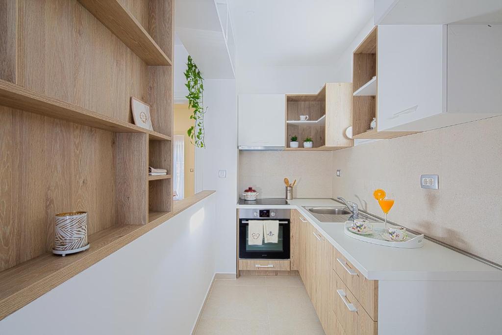 Chiron Apartments - 10