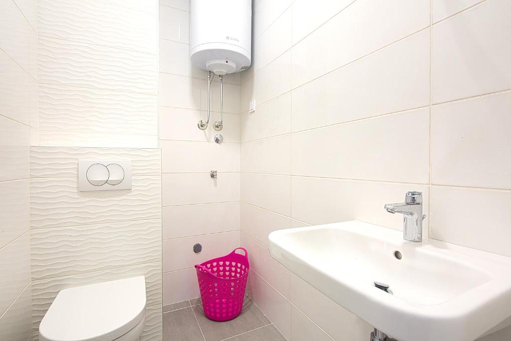 Chiron Apartments - 8