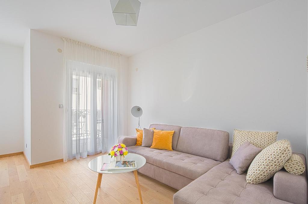 Chiron Apartments - 5