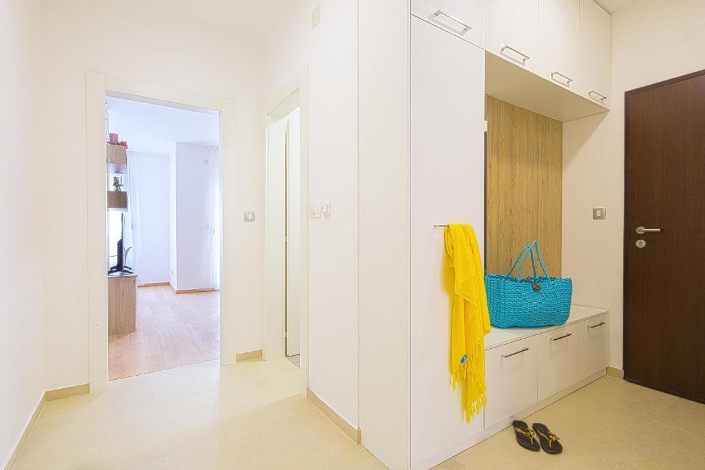 Chiron Apartments - 4