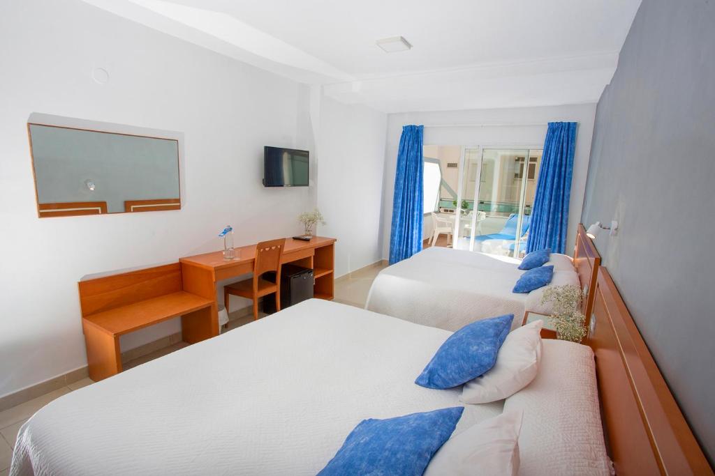 Hotel Don Pablo - Quadruple Room (2 Adults + 2 Children)