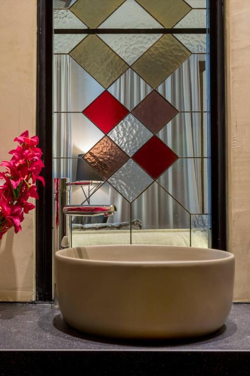 Koupelna v ubytování ELG Contessa Boutique Hotel