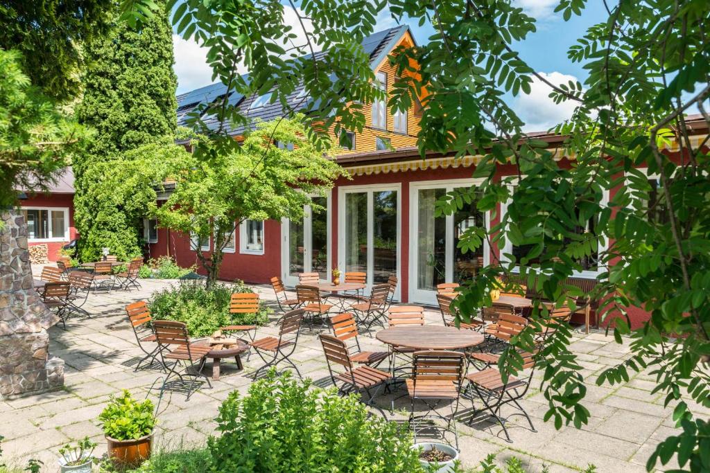 Zahrada ubytování SEINZ Wisdom Resort - Bio-Hotel vegan-vegetarisch