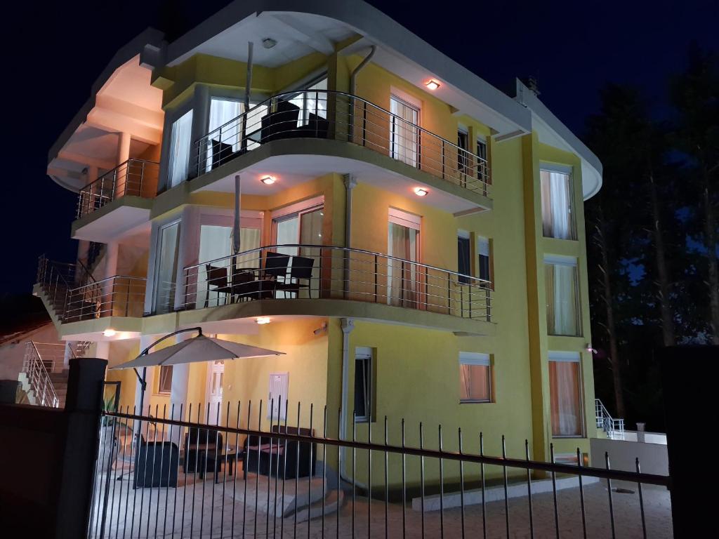 Budova, kde se apartmán nachází