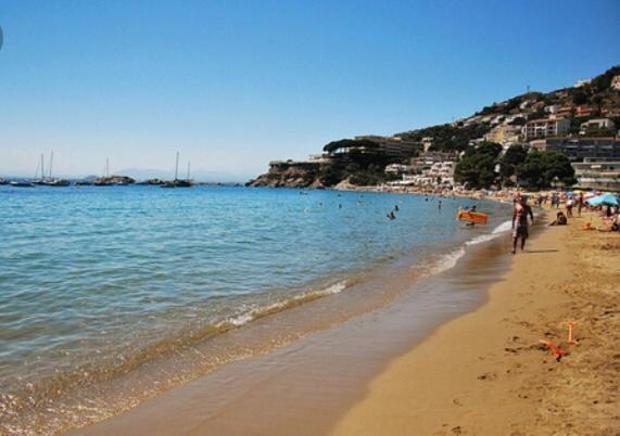 Avda Almadraba, El Campello – Bijgewerkte prijzen 2022