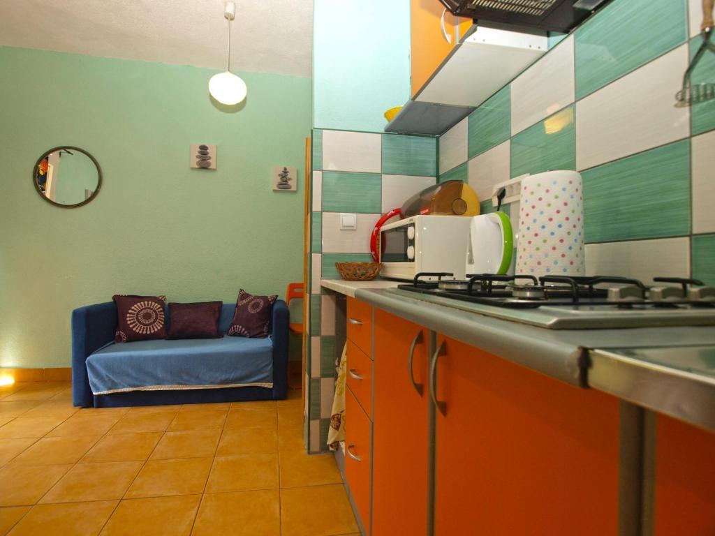 Kuchyňa alebo kuchynka v ubytovaní Apartments Davor 1676