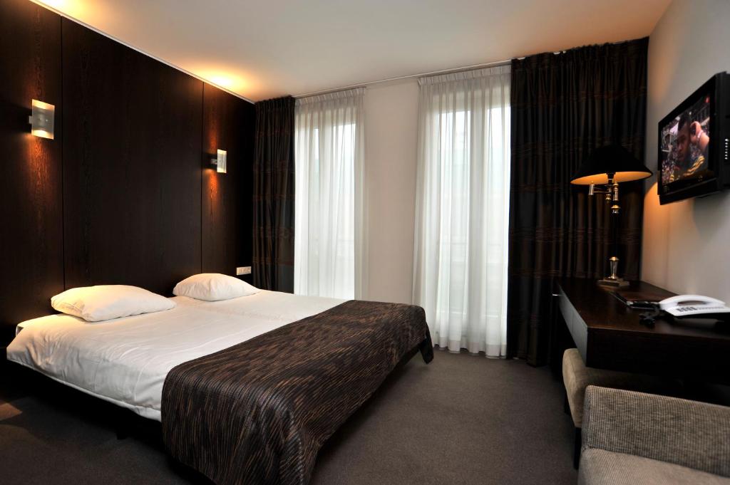 Golden Tulip West Ende - Deluxe Room - 2 Single Beds