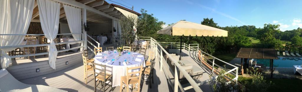 Bazén v ubytovaní Agriturismo Villa Le Vigne alebo v jeho blízkosti