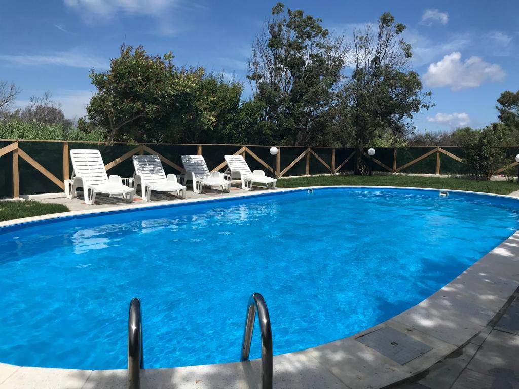 Bazén v ubytování Hotel Frassetto nebo v jeho okolí
