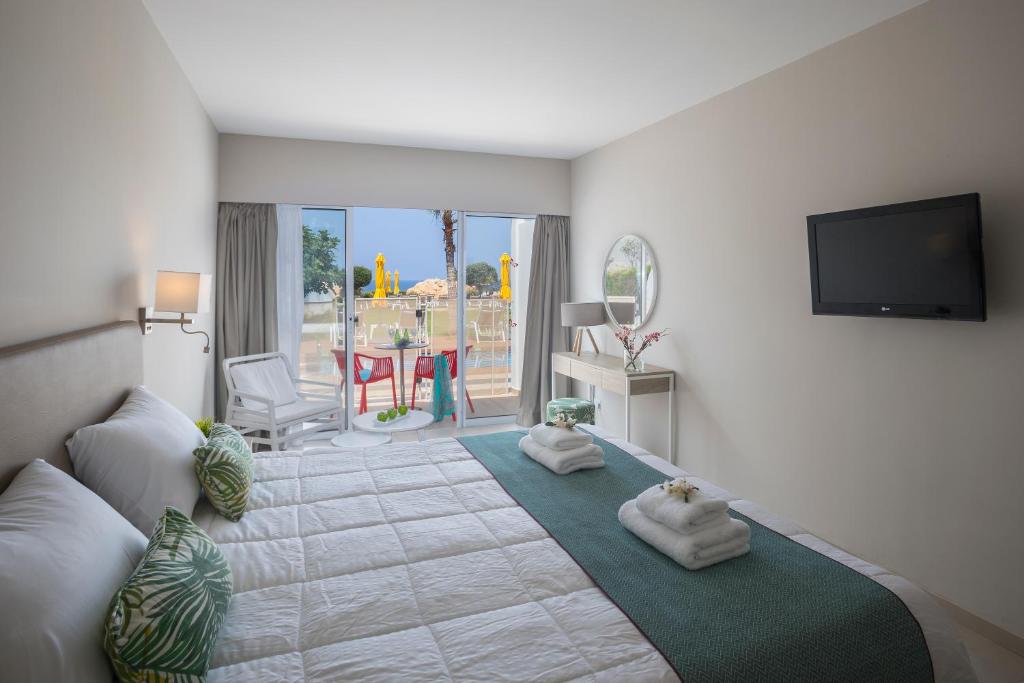 Leonardo Laura Beach & Splash Resort - 