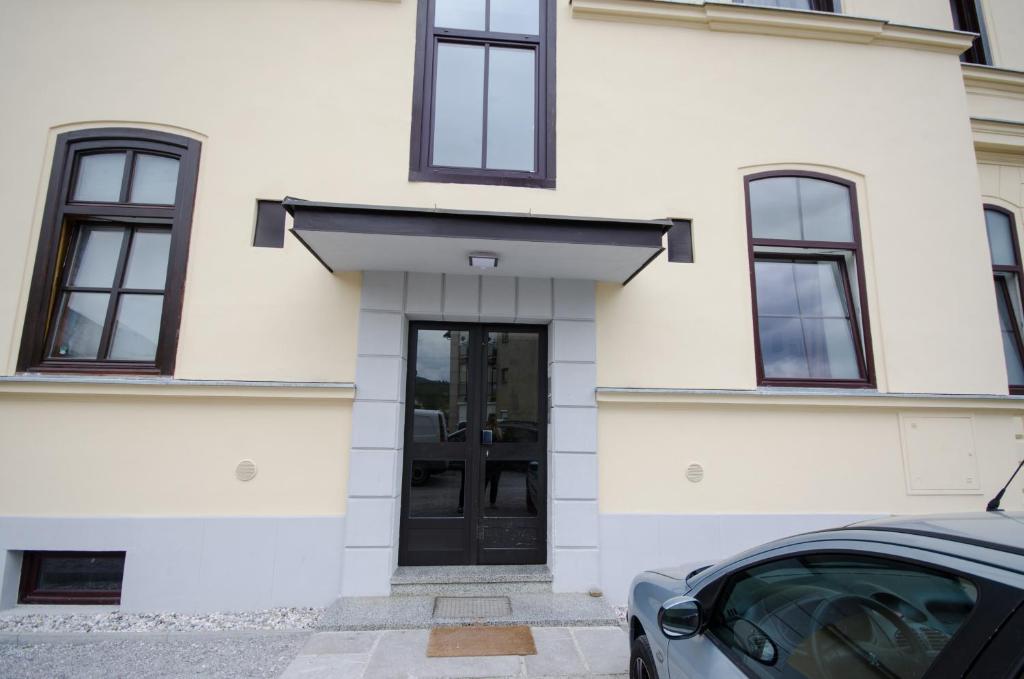 Apartment Tržaška with free parking - Appartement