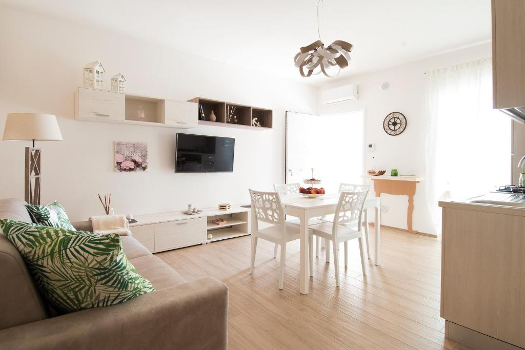 Televízia a/alebo spoločenská miestnosť v ubytovaní La Dimora di Sofia - ApulianStay Group